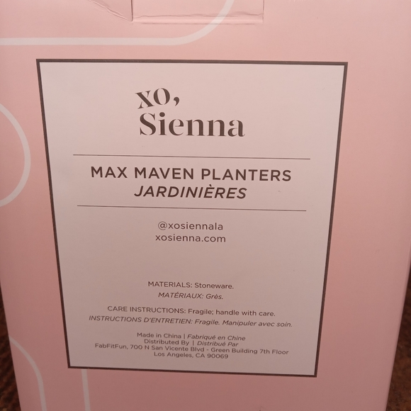 XO, Sienna - Max Maven Stoneware Planter - Picture 3 of 5